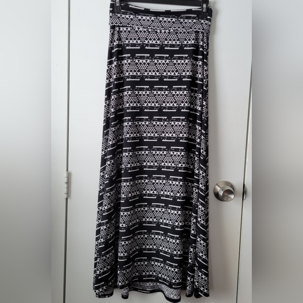 LulaRoe Black & White Maxi Skirt